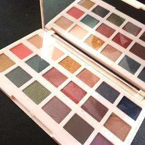 Eyeshadow palette